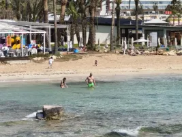Ayia Napa'da Güneş, Limasol ve Baf'ta Sağanak Yağış