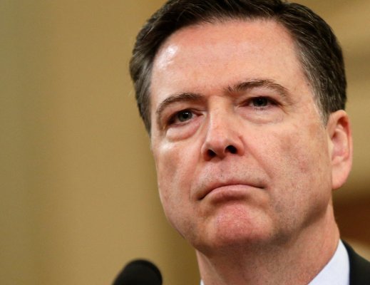 Eski FBI Başkanı Comey, Trump'ı Tehdit Ettiği İddiasıyla Mahkemeye Çıktı ve Serbest Bırakıldı