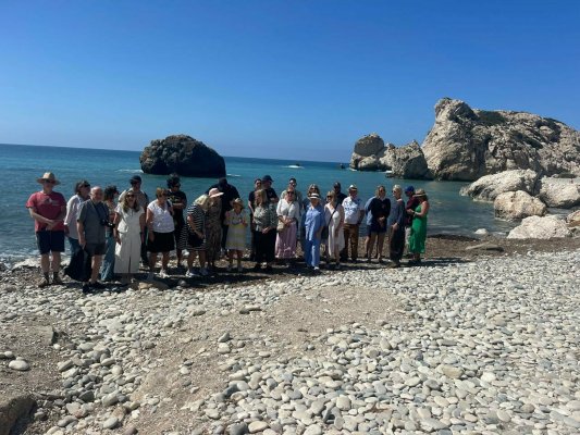 Baf, İran Savaşının Yarattığı Turizm Düşüşüne Karşı İngiliz Seyahat Yazarlarını Ağırlıyor