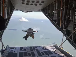 ABD Düşürülen Savaş Uçağındaki Pilotunu Kurtardı: Trump İran'a 48 Saat Süre Verdi