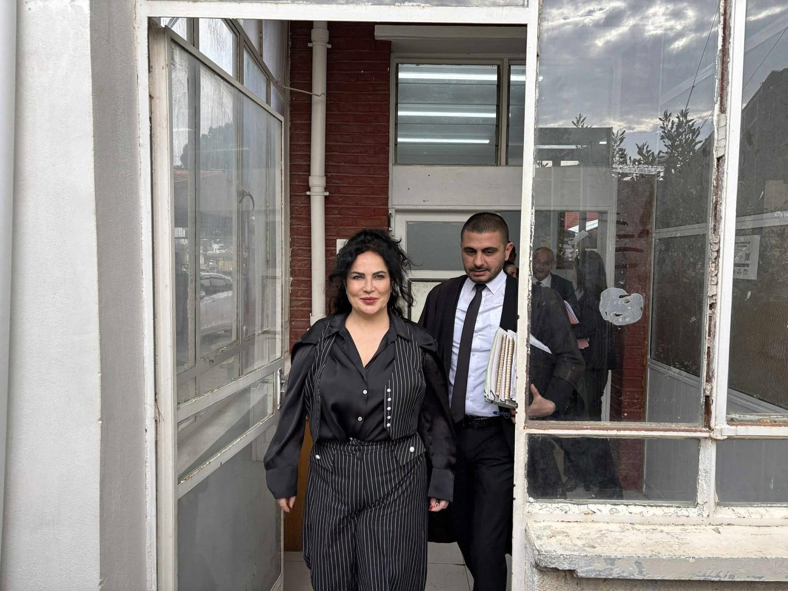 Fatma Ünal Omorfo'daki adliyeden çıkarken