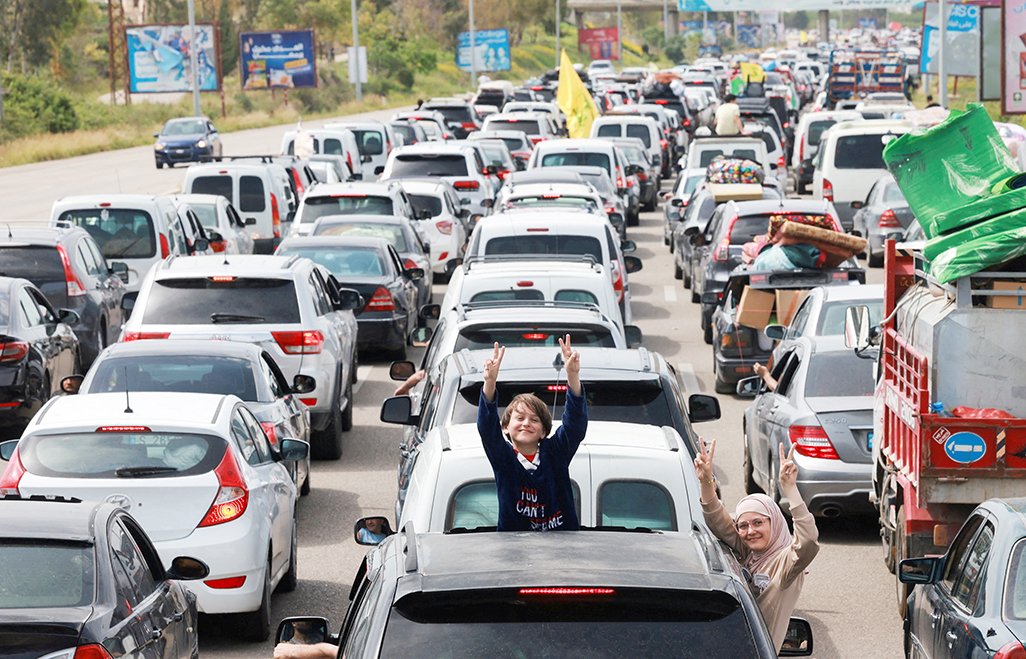 İran Hürmüz Boğazı'nın Açık Olduğunu Açıkladı, Trump Anlaşmanın 'Yakında' Geleceğini Söyledi