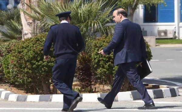 Görevden uzaklaştırılan Baf Belediye Başkanı tecavüz davasıyla bugün mahkemeye çıkıyor