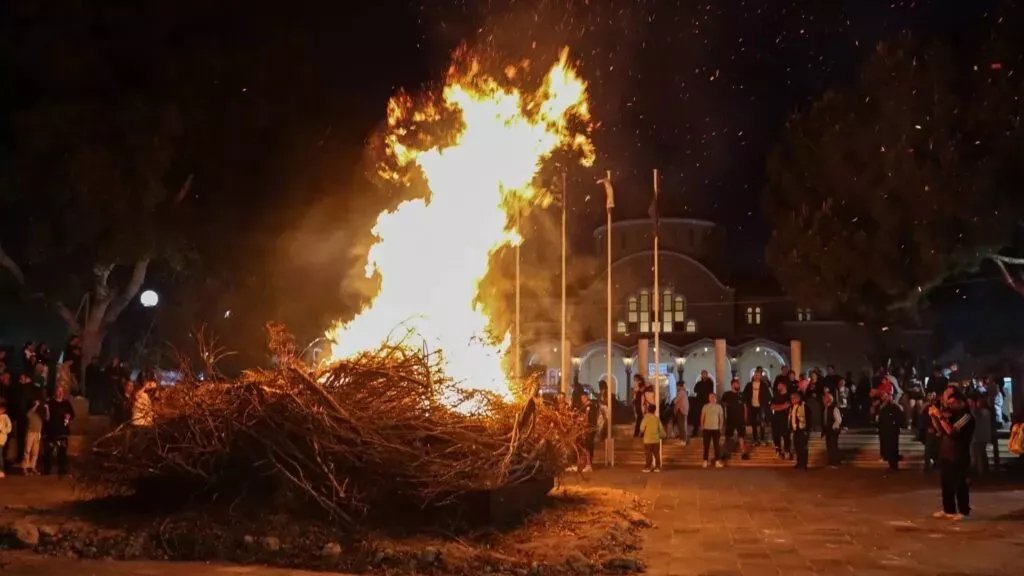 Lefkoşa'da Paskalya Devriyesinde 21 Yaşındaki Genç Kokain ve Havai Fişekle Yakalandı