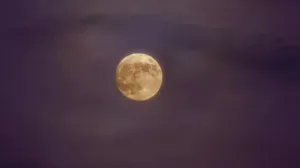 Bu geceki pembe dolunay uykunuzu kaçırabilir: Bilim ne diyor?