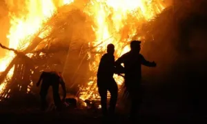 Paskalya şenlik ateşi denetimlerinde 6 kişi gözaltına alındı: Havai fişek, silah ve uyuşturucu ele geçirildi