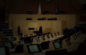 Kıbrıs Cumhuriyeti Meclisi Kültür Politikasında Çelişkili Bir Miras Bırakarak Dağılıyor