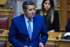 Sandy Skandalıyla Adı Geçen Yunan Bakan Bayıldıktan Sonra Ağır Durumda Hastaneye Kaldırıldı