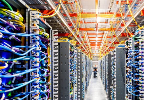 Yapay zeka altına hücumu, İngiltere'nin atıl sanayi alanlarını 'enerjili arazi'ye dönüştürüyor