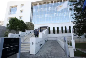 Kıbrıs'ta Bankalar Paskalya Döneminde Üç Gün Kapalı Kalacak