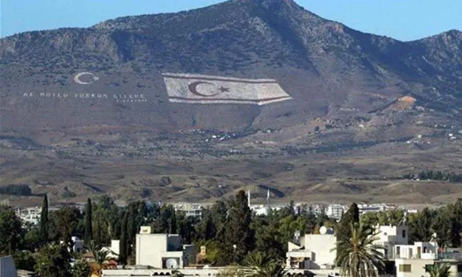 Erhürman, Paskalya kutlamalarında KKTC bayrağının yakılmasını kınadı