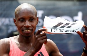 Adidas, 'çok dalgalı' piyasaya rağmen Dünya Kupası desteğiyle güçlü başladı