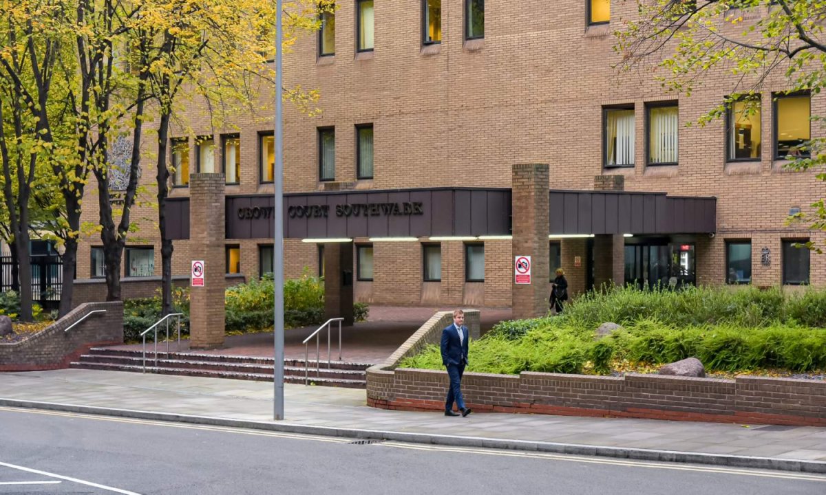 Güney Sudan'ın Kıbrıs Fahri Konsolosu Silah Kaçakçılığından Londra'da Yargılanıyor