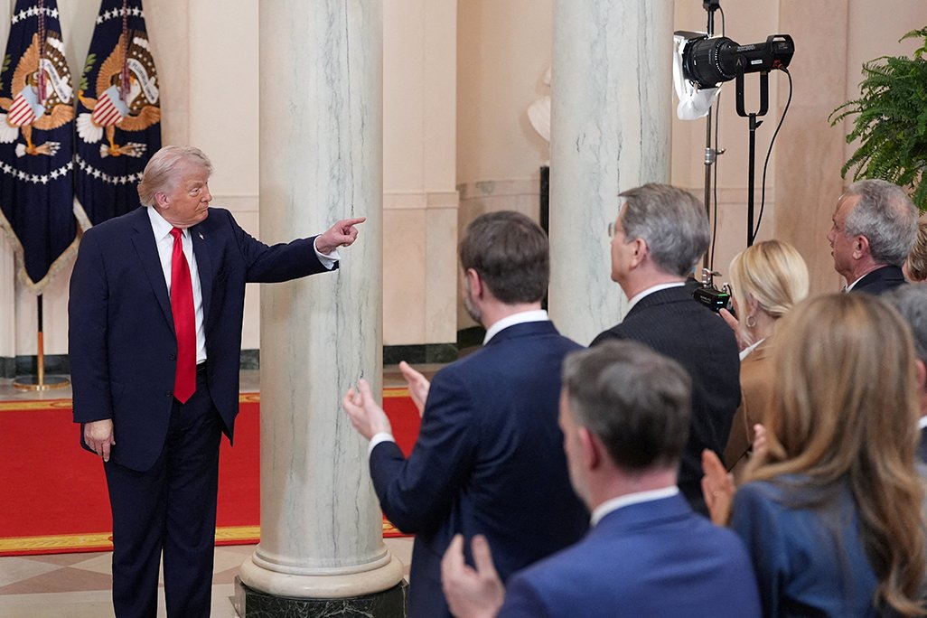 Trump'ın Sert Açıklamaları İran Savaşında Barış Umutlarını Söndürdü, Petrol Fiyatları Fırladı