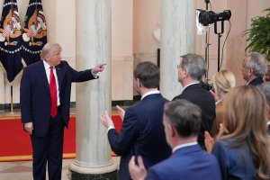 Trump'ın Sert Açıklamaları İran Savaşında Barış Umutlarını Söndürdü, Petrol Fiyatları Fırladı