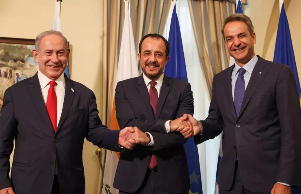 Avrupa İsrail'den uzaklaşırken Kıbrıs ve Yunanistan ters yöne ilerliyor