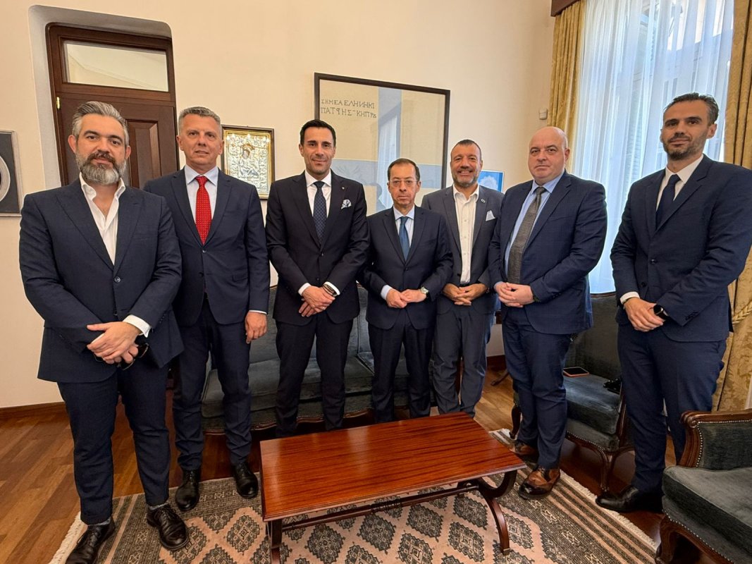 Selek heyeti, kurumsal işbirliğini güçlendirmek için Yunanistan Büyükelçisi ile görüştü