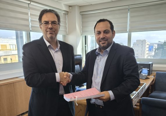 Larnaka merkez otobüs terminali için 6,38 milyon euroluk sözleşme imzalandı