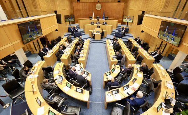 Parlamento seçim öncesi son oturumunda haciz yasalarını görüşüyor