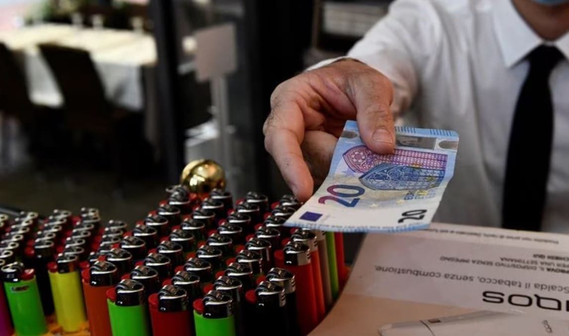 Büfe sahipleri sigara vergisi artışının kuzeydeki tütün kaçakçılığını besleyeceği uyarısında bulundu