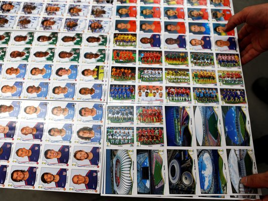 Panini çıkartma koleksiyoncuları tarihlerinin en büyük Dünya Kupası meydan okumasıyla karşı karşıya