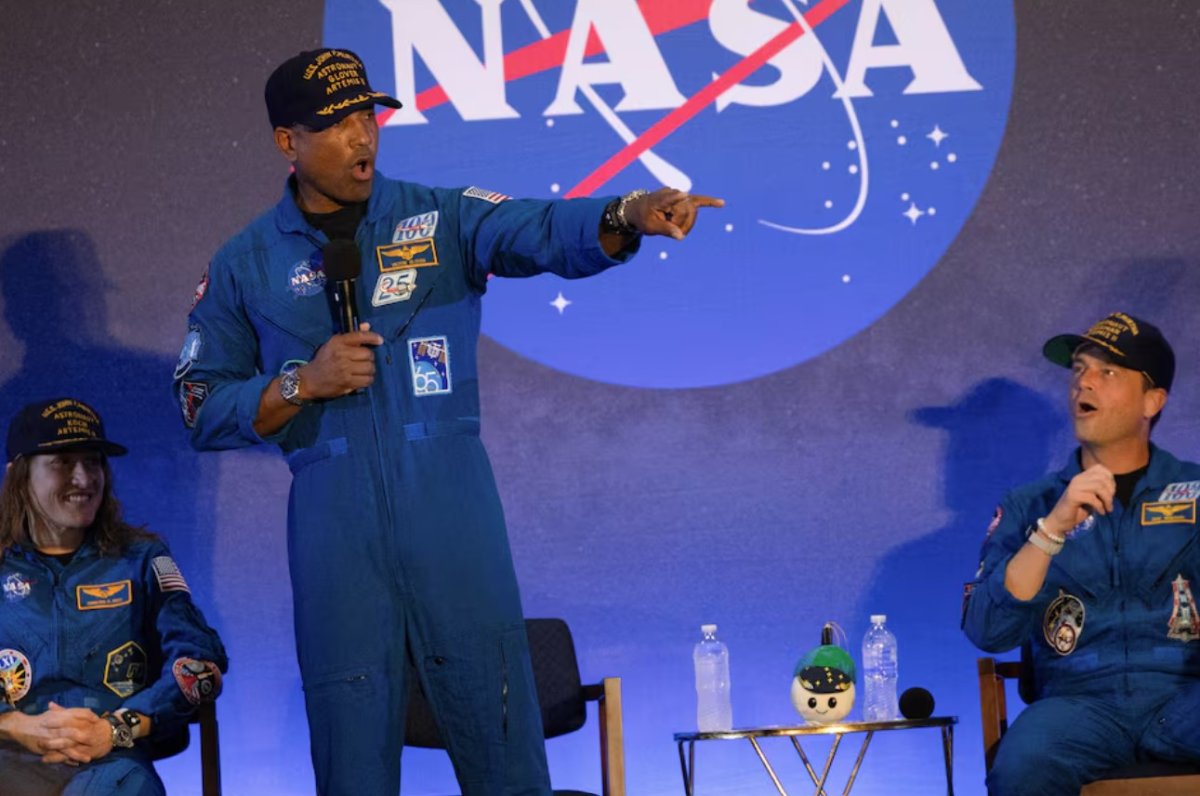 Ay'ın Çevresini Dolanan Siyahi Astronot Milyonlara İlham Veriyor