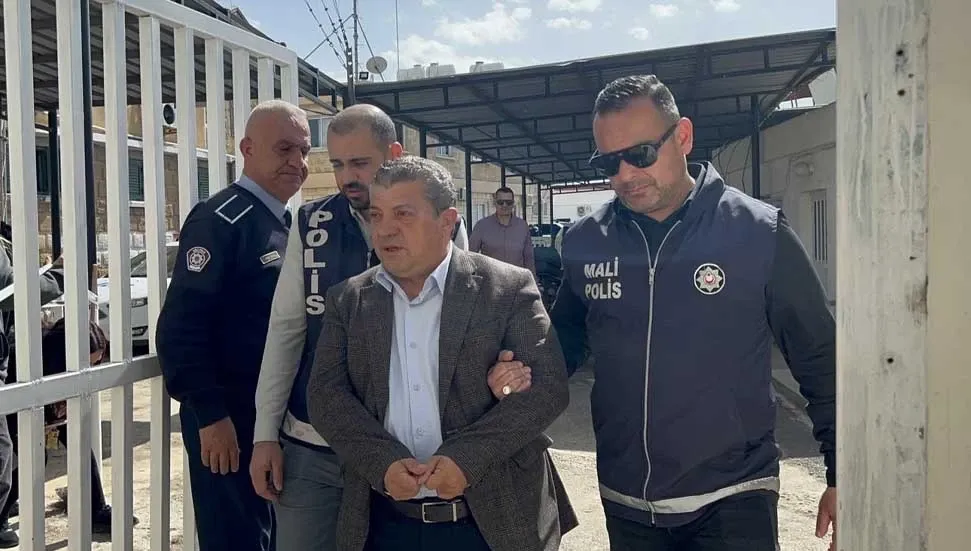 Eski KKTC 'Eğitim Bakanı' Dürüst, sahte diploma davasında yeniden hakim karşısına çıktı