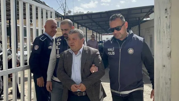 Eski KKTC 'Eğitim Bakanı' Dürüst, sahte diploma davasında yeniden hakim karşısına çıktı