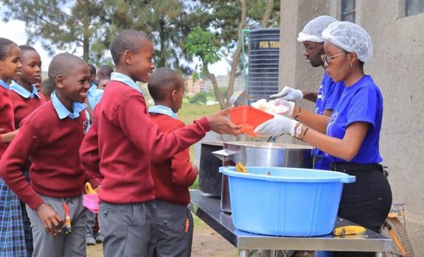 Exinity ve Dashin Vakfı, Küresel Toplum Yardımı Kampanyalarıyla Dikkat Çekti