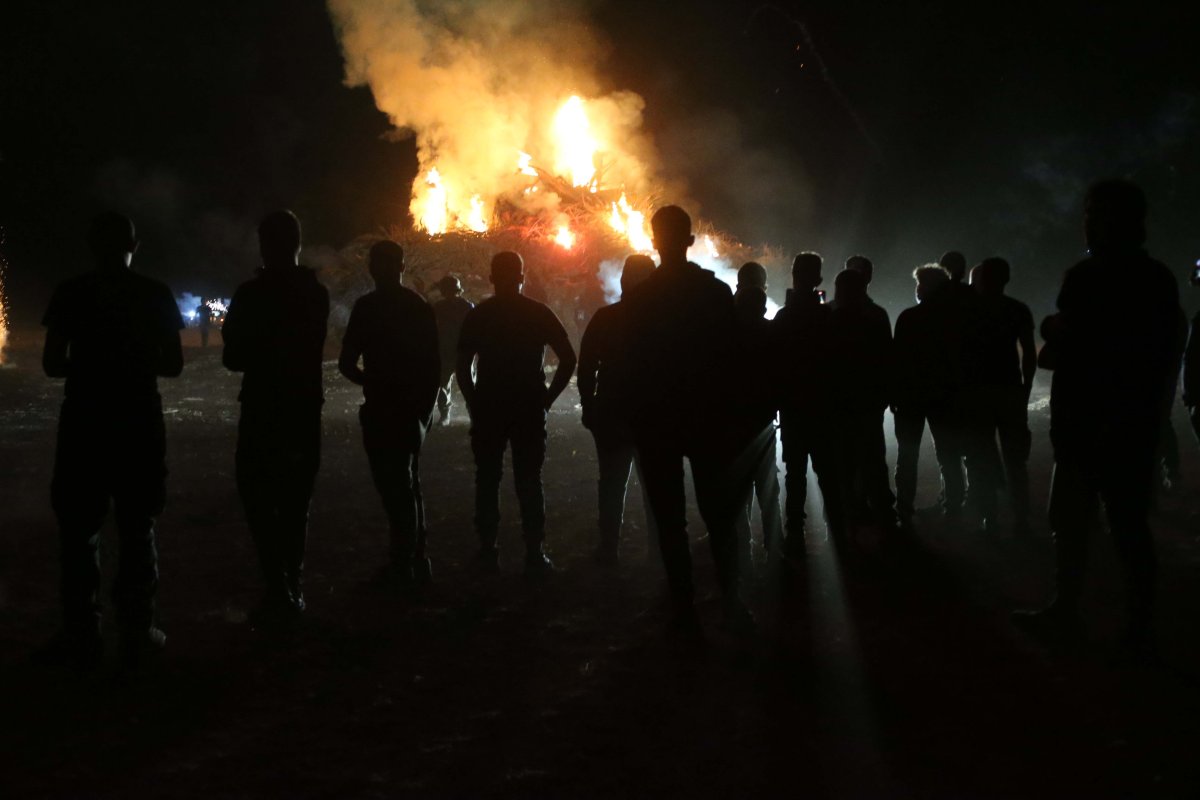 İtfaiye 54 olaya müdahale etti, büyük çoğunluğu Paskalya şenlik ateşleriyle bağlantılı
