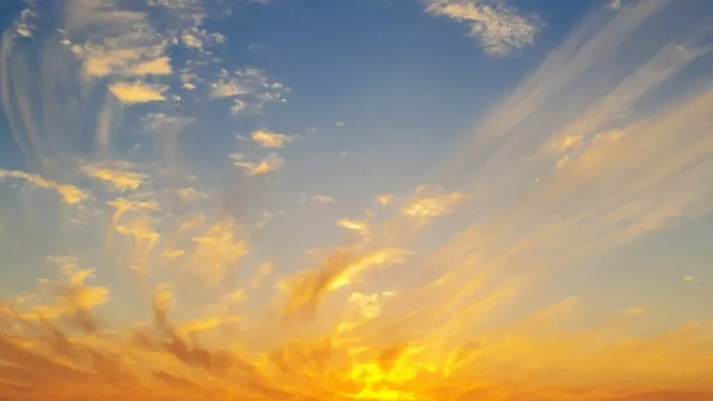 Kıbrıs'ta sıcaklıklar 28°C'ye çıkacak, hafta sonu yağmur ve fırtına bekleniyor