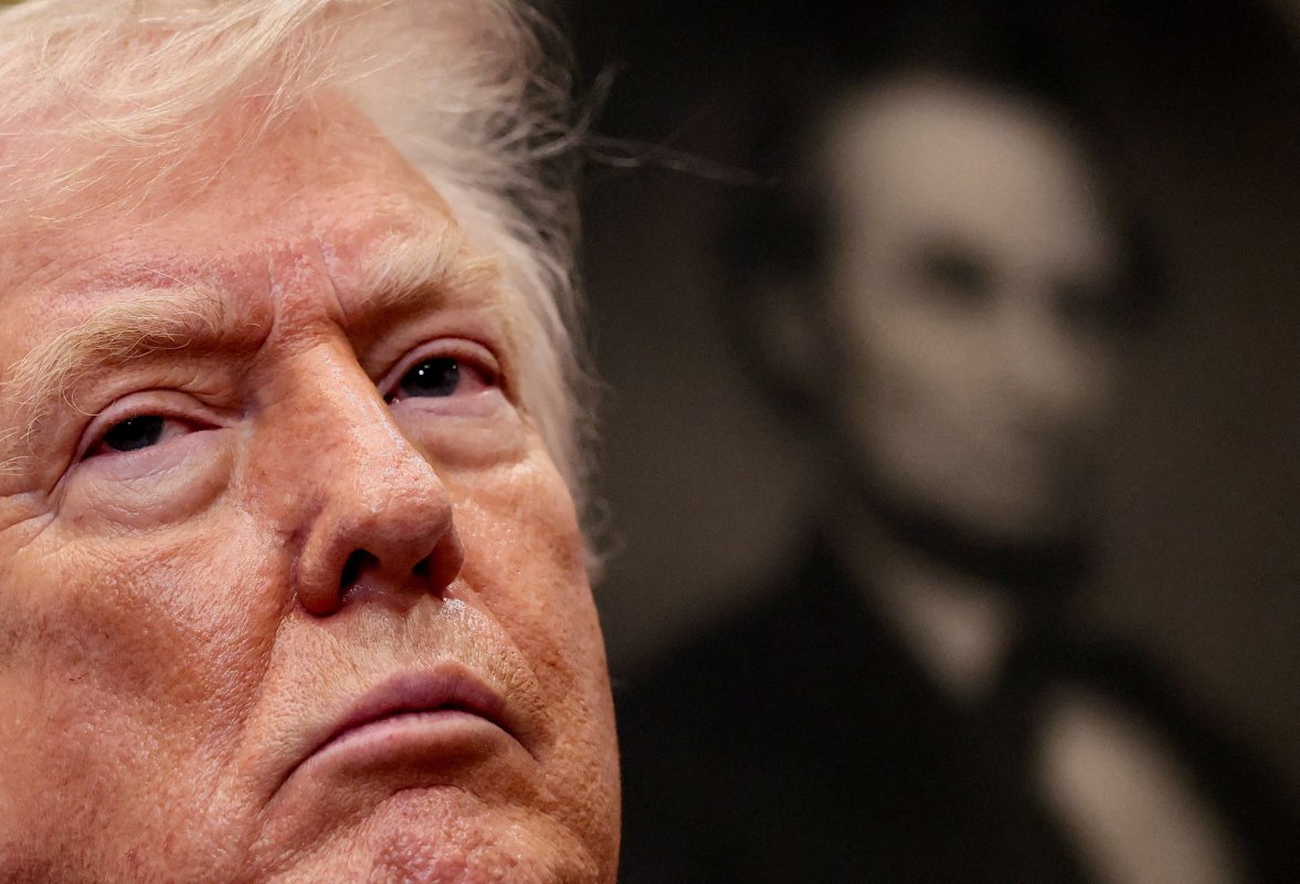 Trump "Tarihi" Savunma Bütçesi Önerdi, Diğer Federal Harcamalarda Yüzde 10 Kesinti Hedefliyor