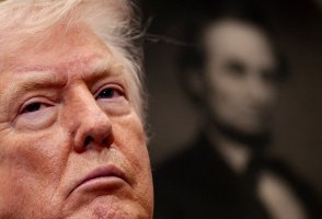 Trump "Tarihi" Savunma Bütçesi Önerdi, Diğer Federal Harcamalarda Yüzde 10 Kesinti Hedefliyor