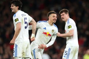 Leeds United, Manchester United'ı Deplasmanda 2-1 Yendi: Martinez Kırmızı Kart Gördü