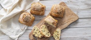 Flaouna hazırlığı Hayırlı Cuma geleneklerini yaşatıyor