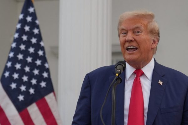 Trump, İran'a Silah Tedarik Eden Ülkelere Yüzde 50 Gümrük Vergisi Tehdidinde Bulundu