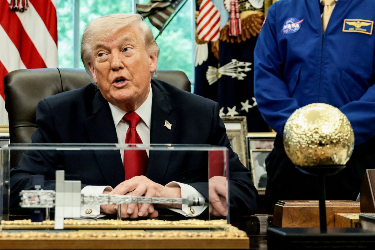 Trump İran Ablukasının Uzatılmasını Görüştü, Tahran'a Anlaşma Çağrısı Yaptı