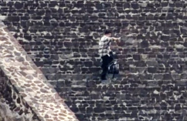 Meksika'nın Teotihuacan Piramitlerinde Silahlı Saldırı: Kanadalı Kadın Hayatını Kaybetti, 13 Kişi Yaralandı