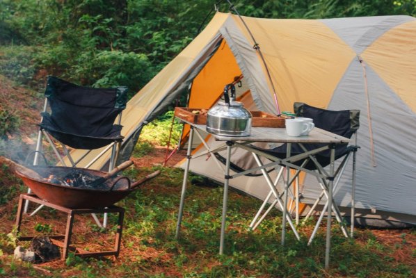 Avrupa'da Açık Hava Turizmi Hızla Yükseliyor, Kıbrıs Yasadışı Kampa Karşı Uyarıyor