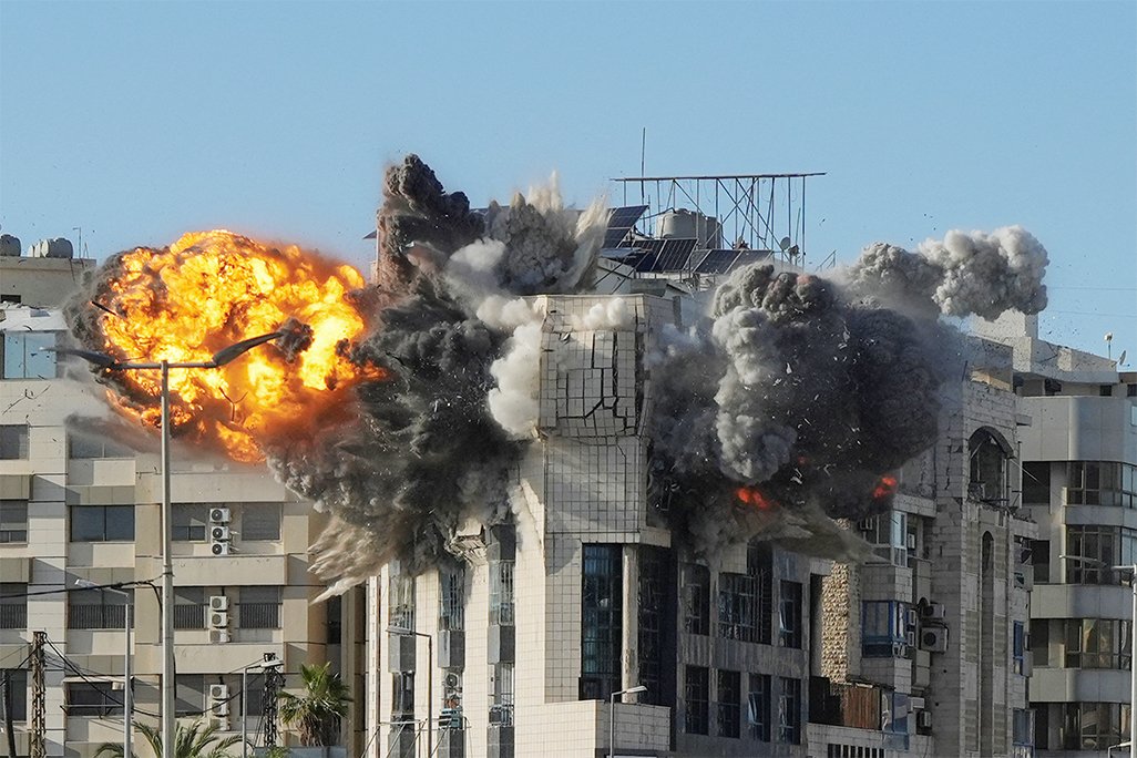 İsrail Beyrut'ta Hizbullah'ın Üst Düzey Komutanını Öldürdü