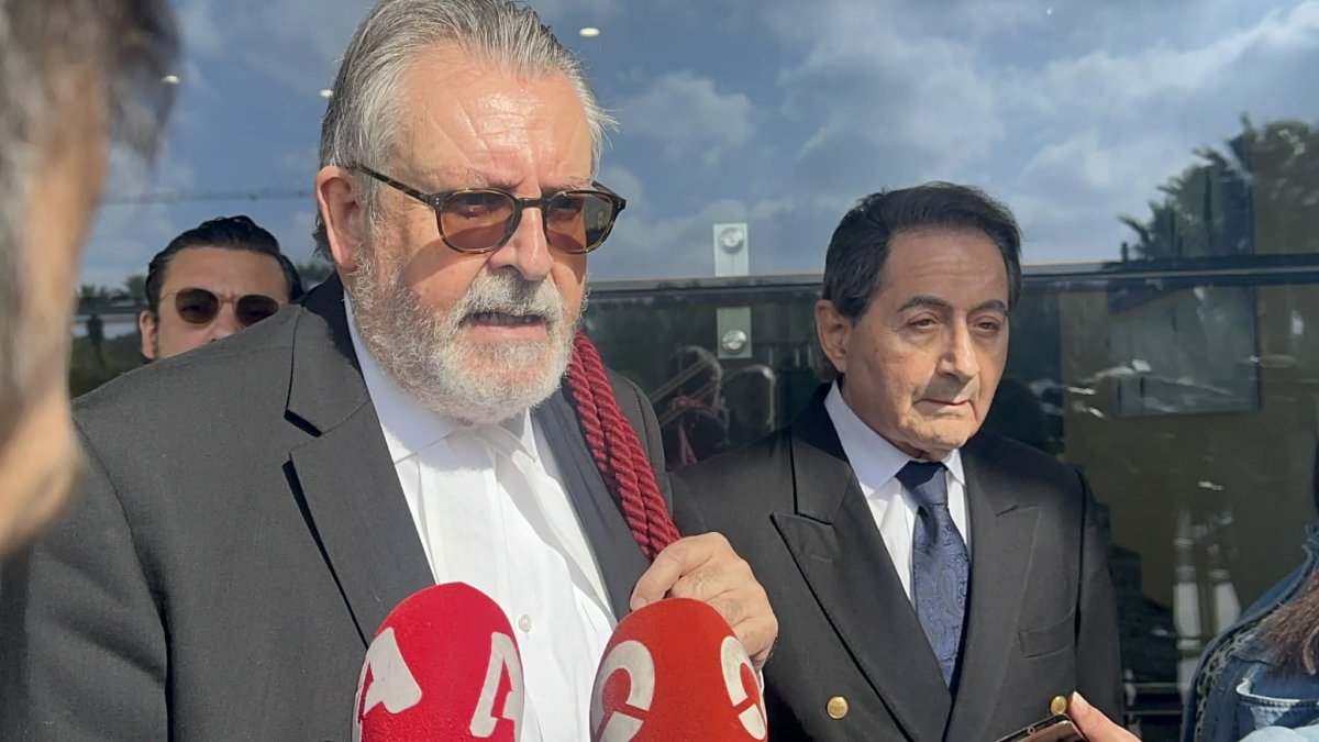 Yüksek Mahkeme, Clerides'in Evine Yönelik Arama Emrinin İptali Başvurusunda Kararını Saklı Tuttu