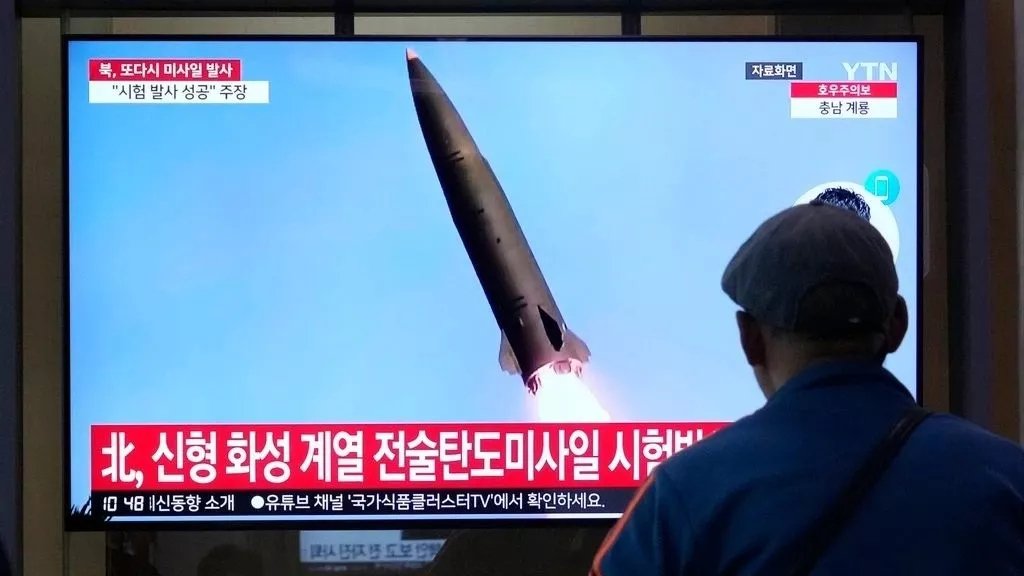 Kuzey Kore birden fazla balistik füze fırlattı, Güney Kore ile diplomasi umutlarını söndürdü