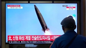 Kuzey Kore birden fazla balistik füze fırlattı, Güney Kore ile diplomasi umutlarını söndürdü