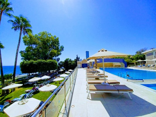 Kıbrıs, bölgesel kriz ortamında İngiltere ve Almanya'da turizm atağına geçti