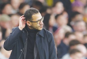 Chelsea, 114 yılın en kötü gol kuraklığı yaşarken teknik direktör Rosenior'ı kovdu