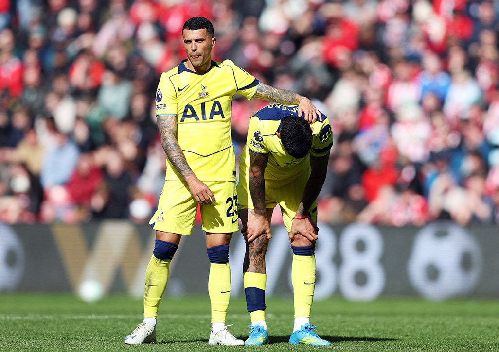 Manchester City Chelsea'yi Dağıtarak Arsenal'e Yaklaştı, Tottenham Küme Düşme Hattında Debeleniyor