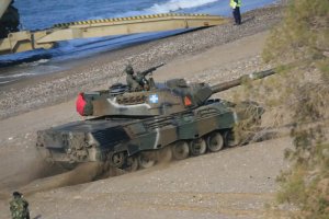 Kıbrıs, Yunanistan'dan 90 Leopard tank transferi için görüşmelerde