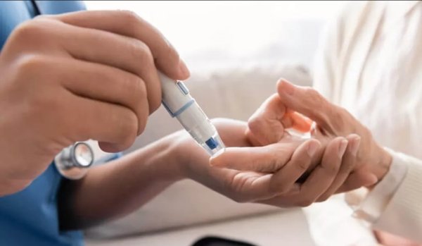 Doktorlar uyardı: Diyabet iğneleri için onay haftalarca bekletiliyor, hastalar tedavisiz kalıyor
