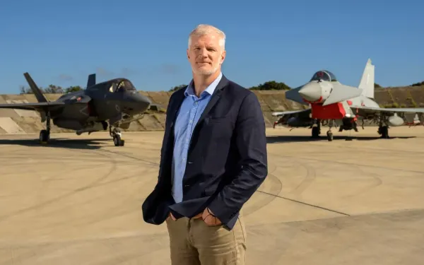 İngiltere, Kıbrıs'taki Egemen Üs Bölgelerinin Statüsünü Müzakere Etmeyi Reddetti