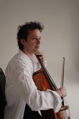 Çellist Mikhail Radunski Limasol'da solo çello performansı sunacak